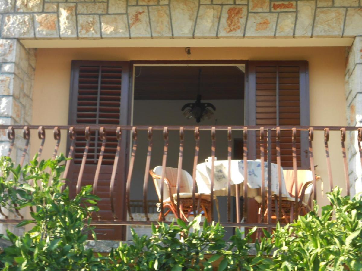 Apartment Groundfloor Jelsa  Exterior photo
